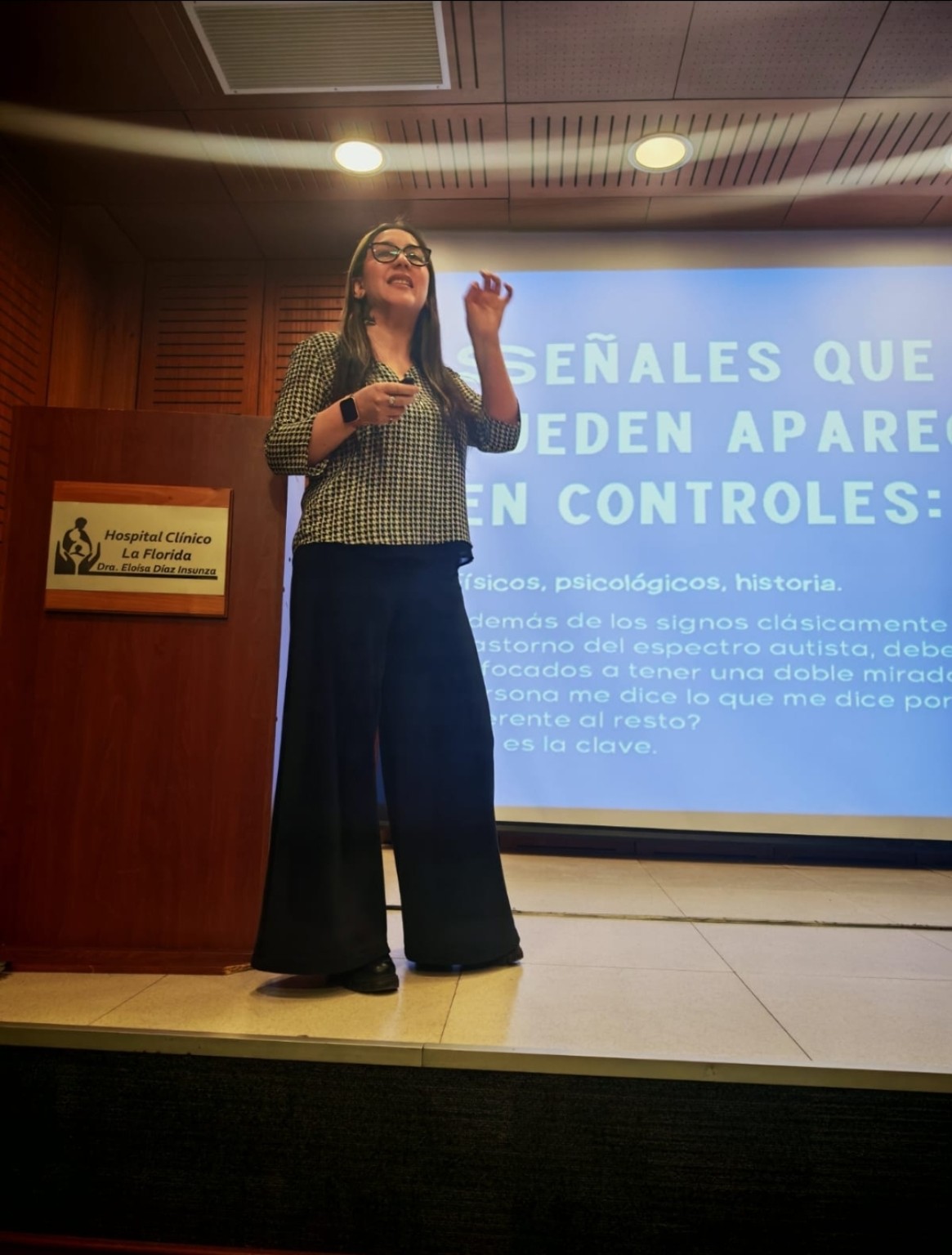 Belén Rupertus realizando una actividad de formación en salud